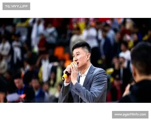 萨姆纳与萨林杰队内训练争球权,杜锋巧妙化解 萨姆纳与萨林杰队内训练争球权,杜锋巧妙化解