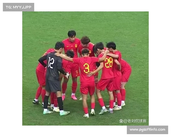 终场哨响，恩德里克与队友相拥庆祝法甲首胜