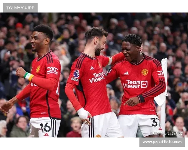 非洲杯决赛现争议一幕,塞内加尔抗议点球一度罢赛。 非洲杯决赛现争议一幕,塞内加尔抗议点球一度罢赛。